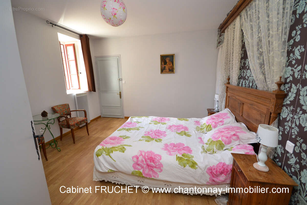 Maison à LES HERBIERS