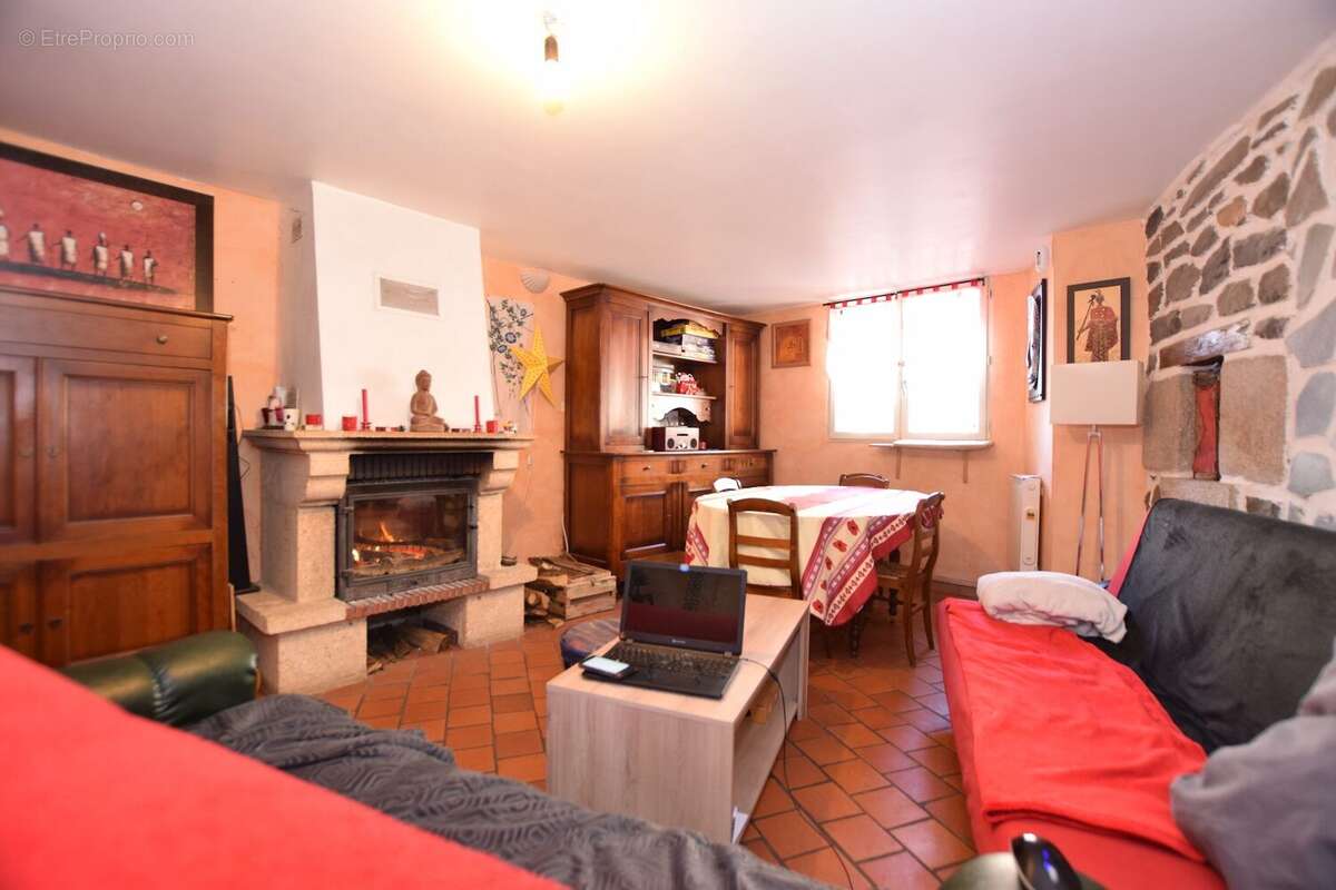 Maison 125 m² à Pleaux  - photo 3
