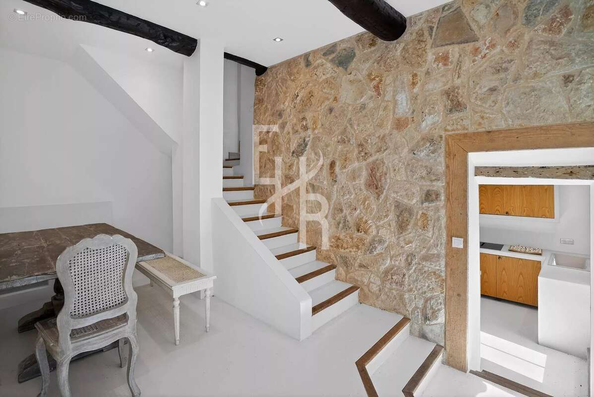Appartement à MOUGINS