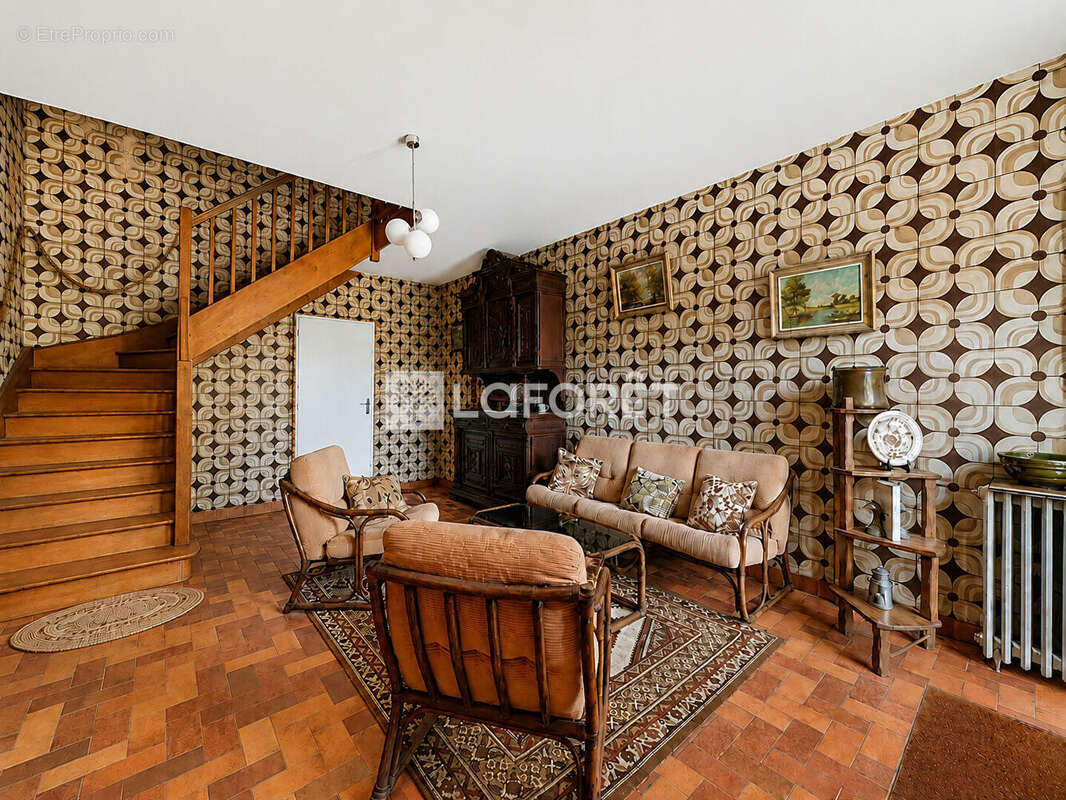Maison Velesmes Echevanne 8 pièce(s) 299.5 m2 - photo 2