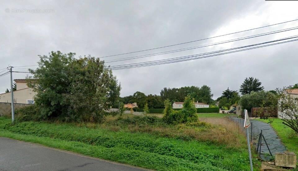 Terrain à SAINTES
