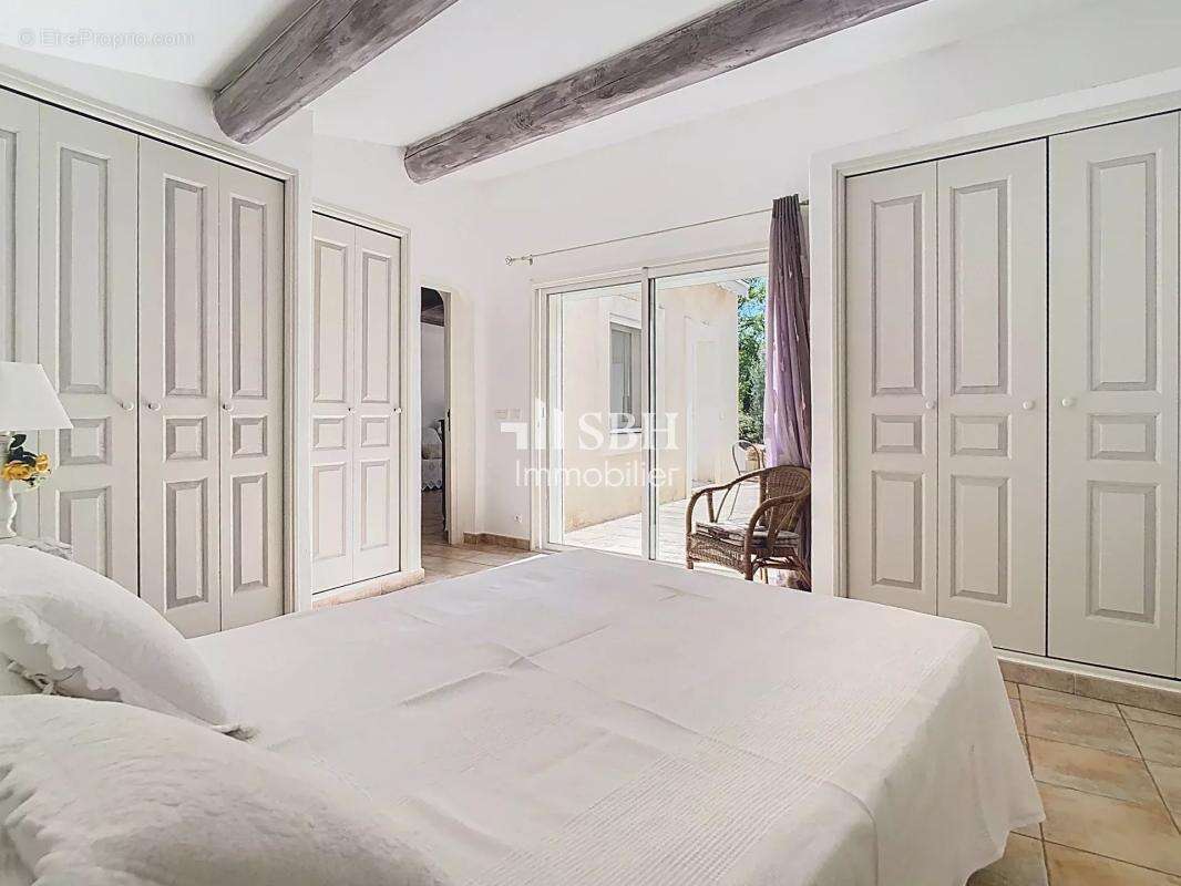 Maison à ROBION