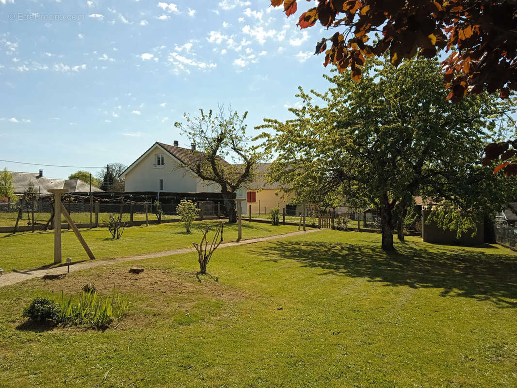 Maison à ARNAC-POMPADOUR