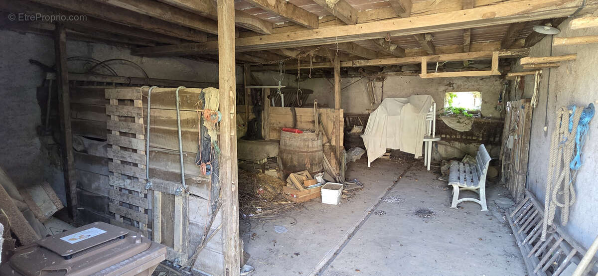 Ancienne ferme avec nombreuses dépendances et plus de 3 000 m2 de terrain - photo 18