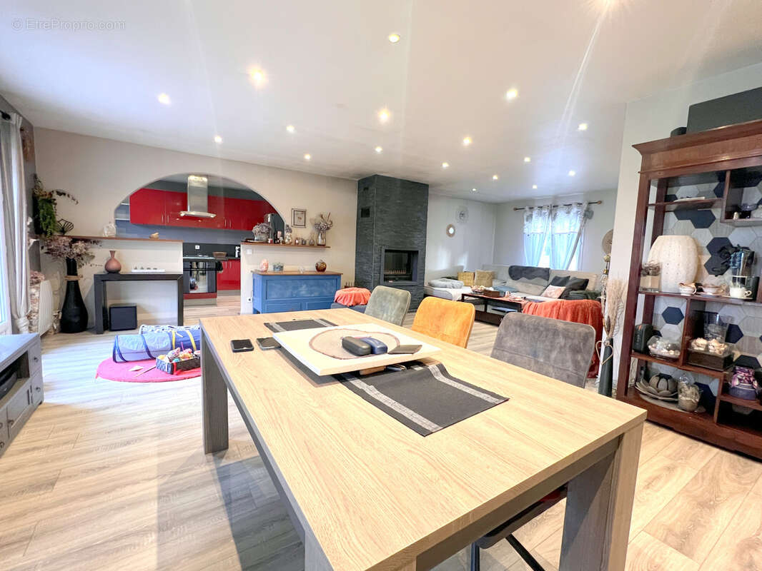 Maison à LA CHAPELLE-FORAINVILLIERS