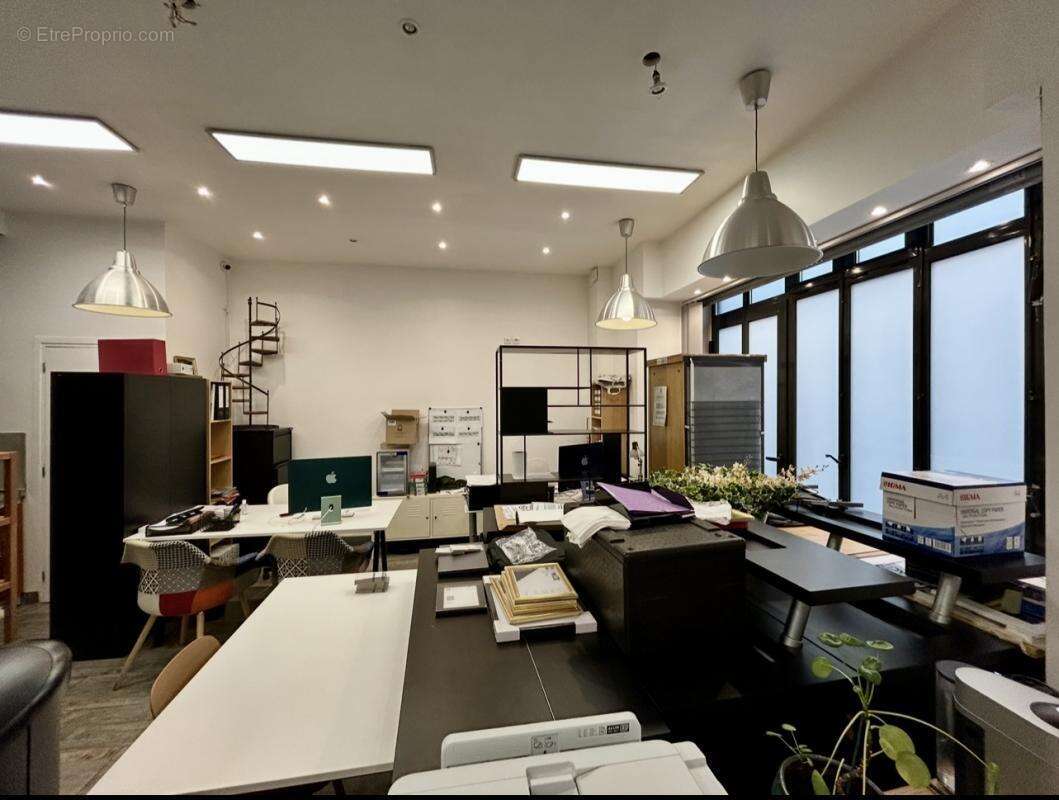 Commerce à PARIS-3E