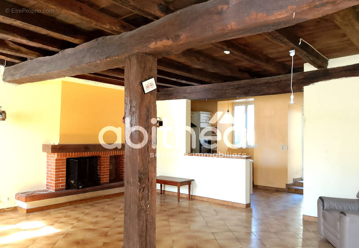 Maison à CONFOLENS