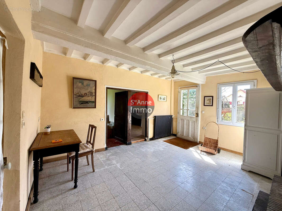 Coullemelle - 190m2 - maison individuelle - 5 chambres - autonomie de plain pied - jardin - terrasse - garage - photo 15