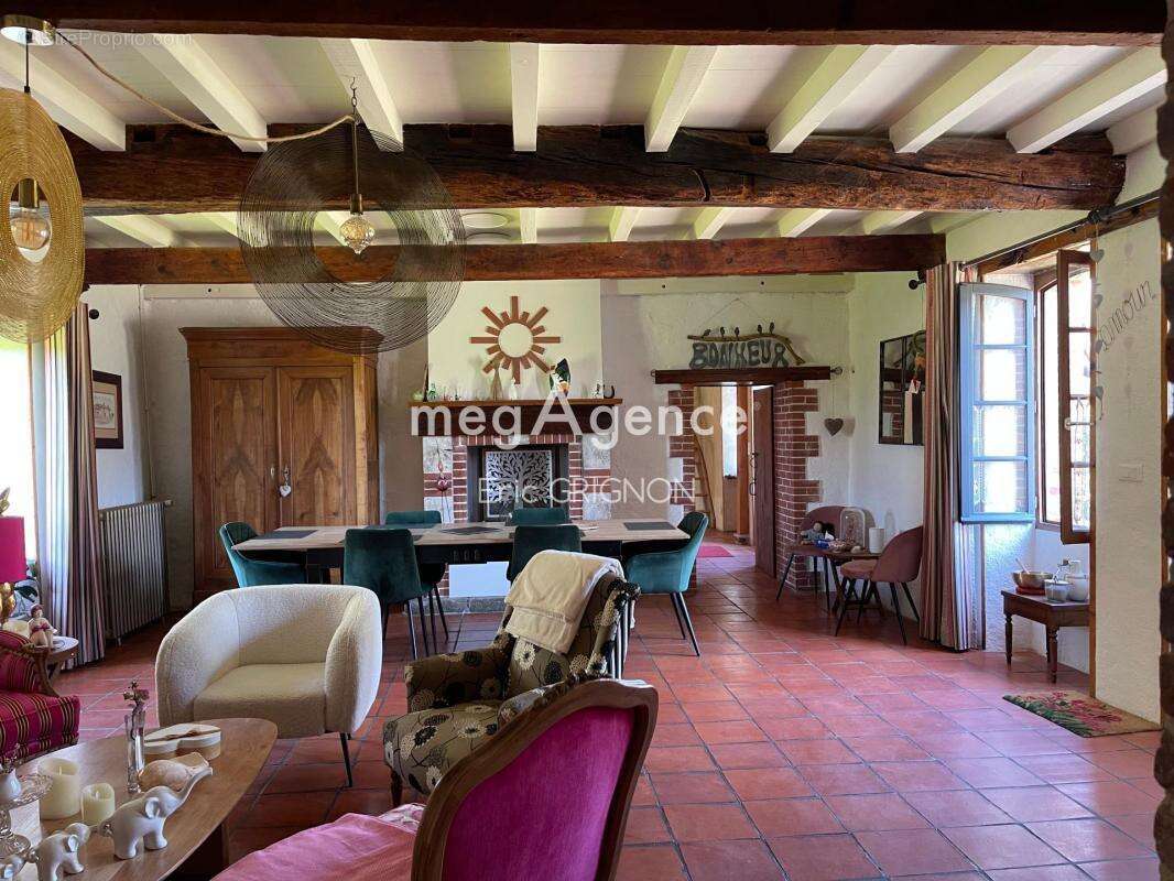 Maison à NIEUL-LE-DOLENT