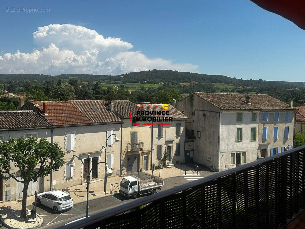 Appartement à VALREAS