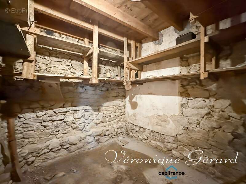 Maison en pierre de 150 M²  avec travaux à SAINT VIVIEN DE MONSEGUR - photo 12