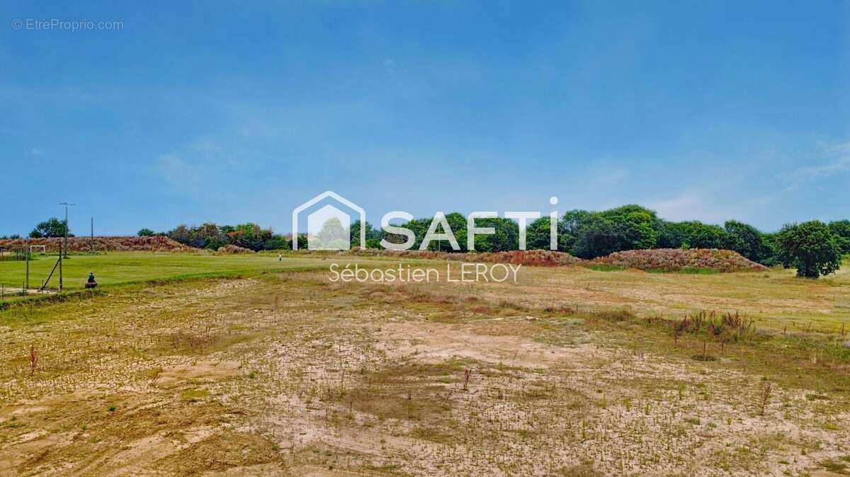 Terrain 551 m² à Savenes  - photo 2