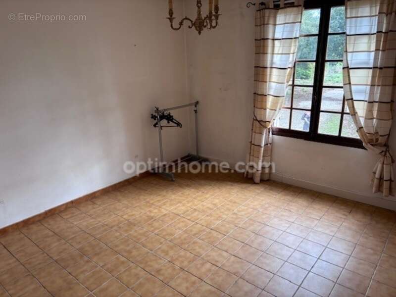 Maison à LA ROQUEBRUSSANNE