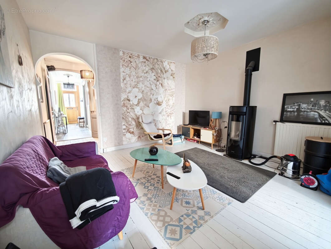 Maison à CHATEAUNEUF-SUR-CHARENTE