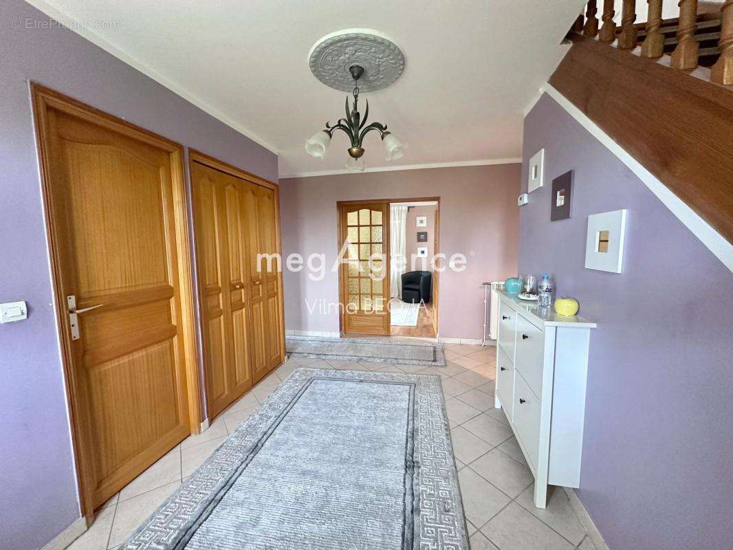 Maison à COURTOIS-SUR-YONNE