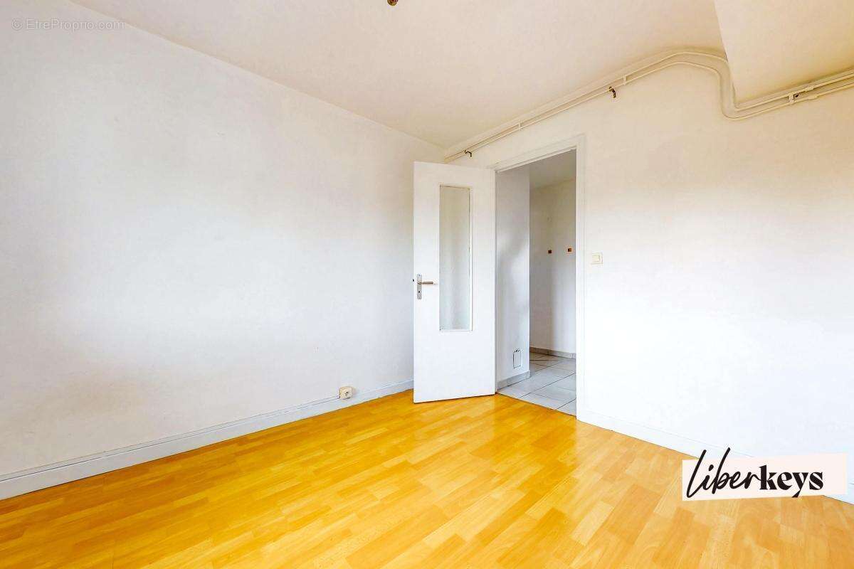 A vendre - Appartement deux pièces avec fort potentiel - rue Marius Ferrero - 74000 ANNECY - photo 11