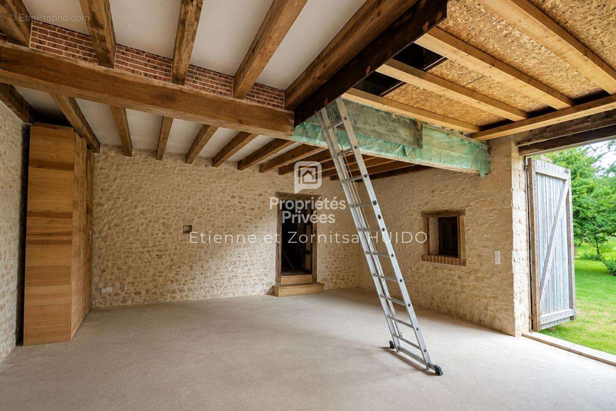 Maison longère La Chapelle Saint Laurian 15 pièce(s) 370 m2 - photo 14