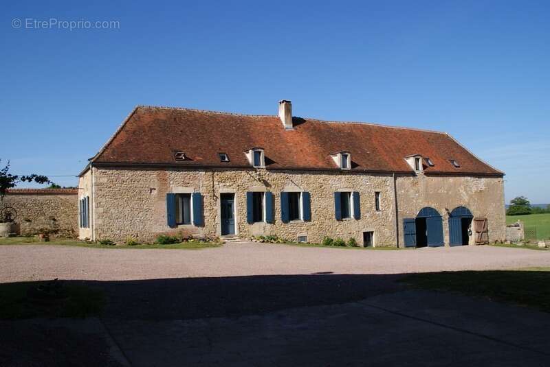 Maison à PRECY-SOUS-THIL