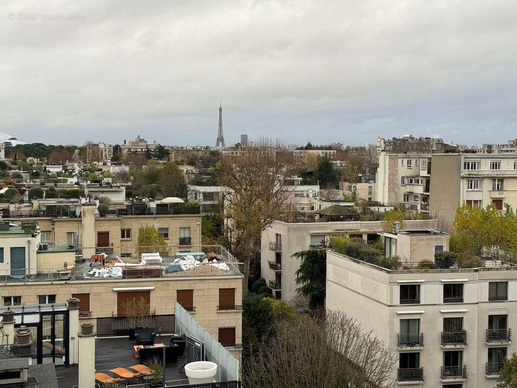 Appartement à NEUILLY-SUR-SEINE