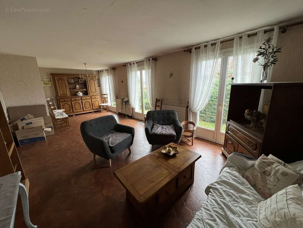 Maison à SAINT-CHERON