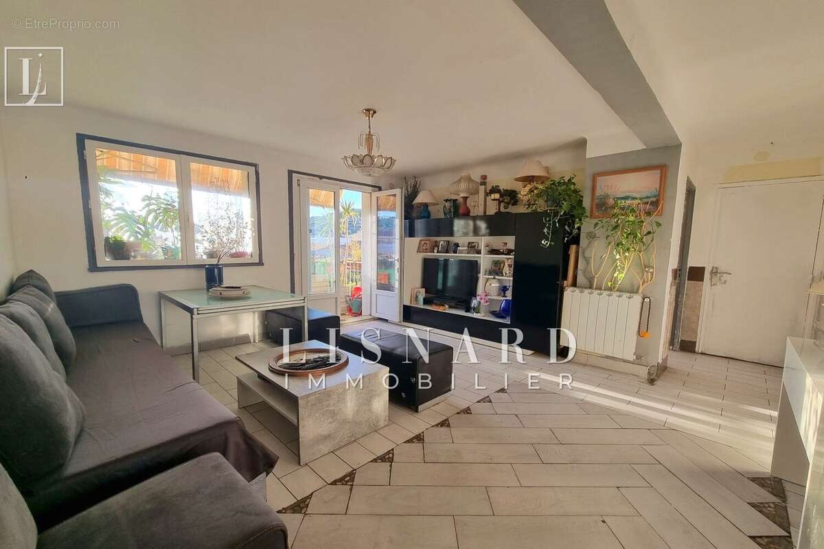 Appartement à VALLAURIS