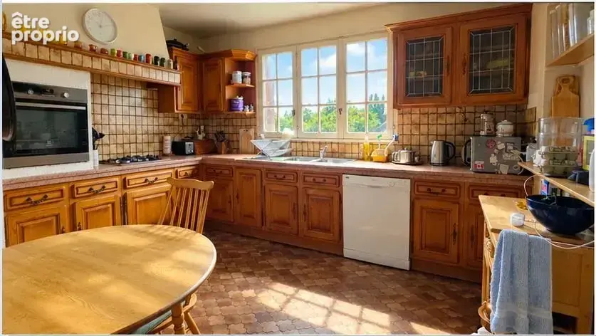À vendre : maison familiale (6 chambres) à Saint-Martin-l’Ars - 86 - photo 6