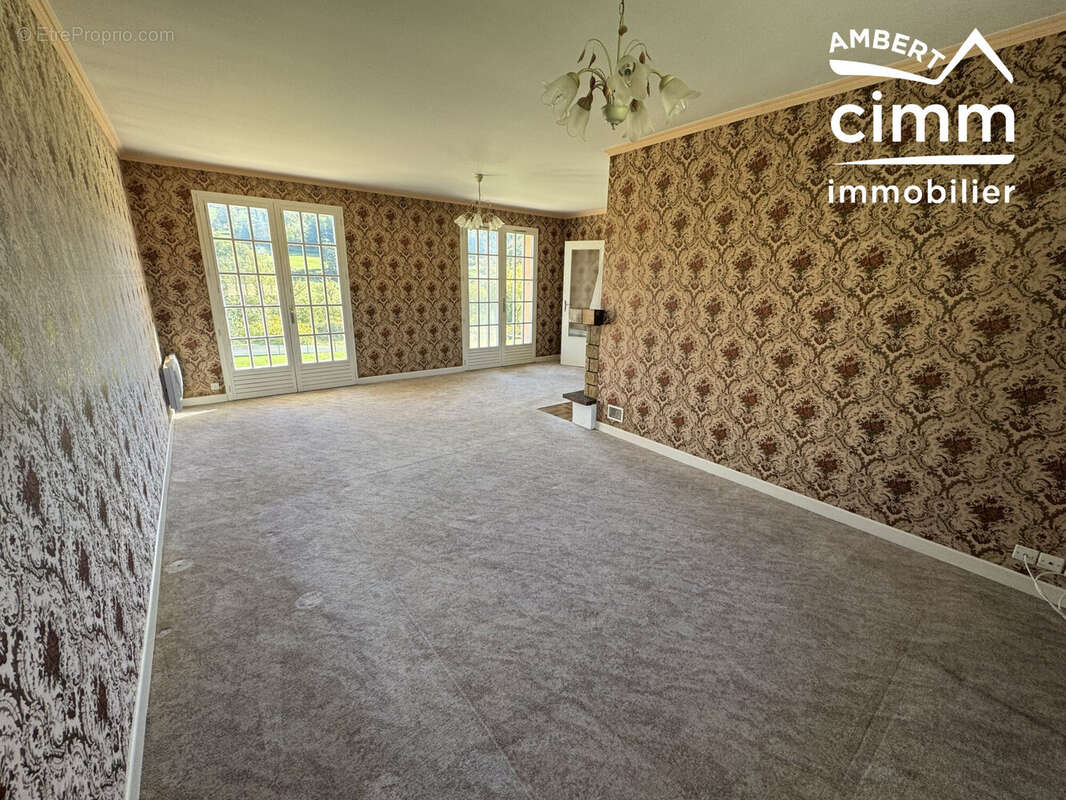 Maison à SAINT-DIER-D&#039;AUVERGNE