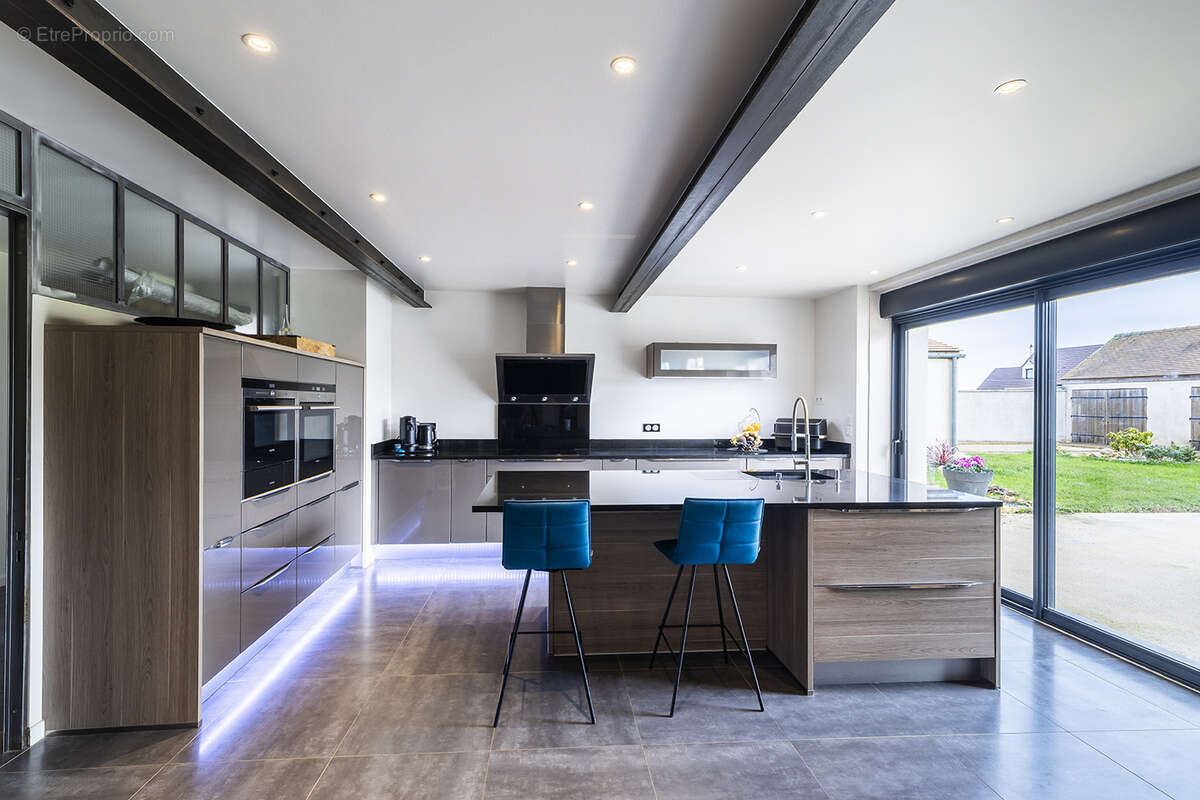 Maison à BRIIS-SOUS-FORGES