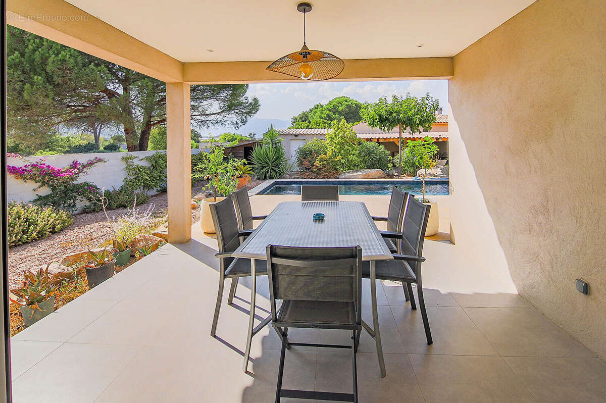Maison contemporaine avec piscine Porto Vecchio - photo 5
