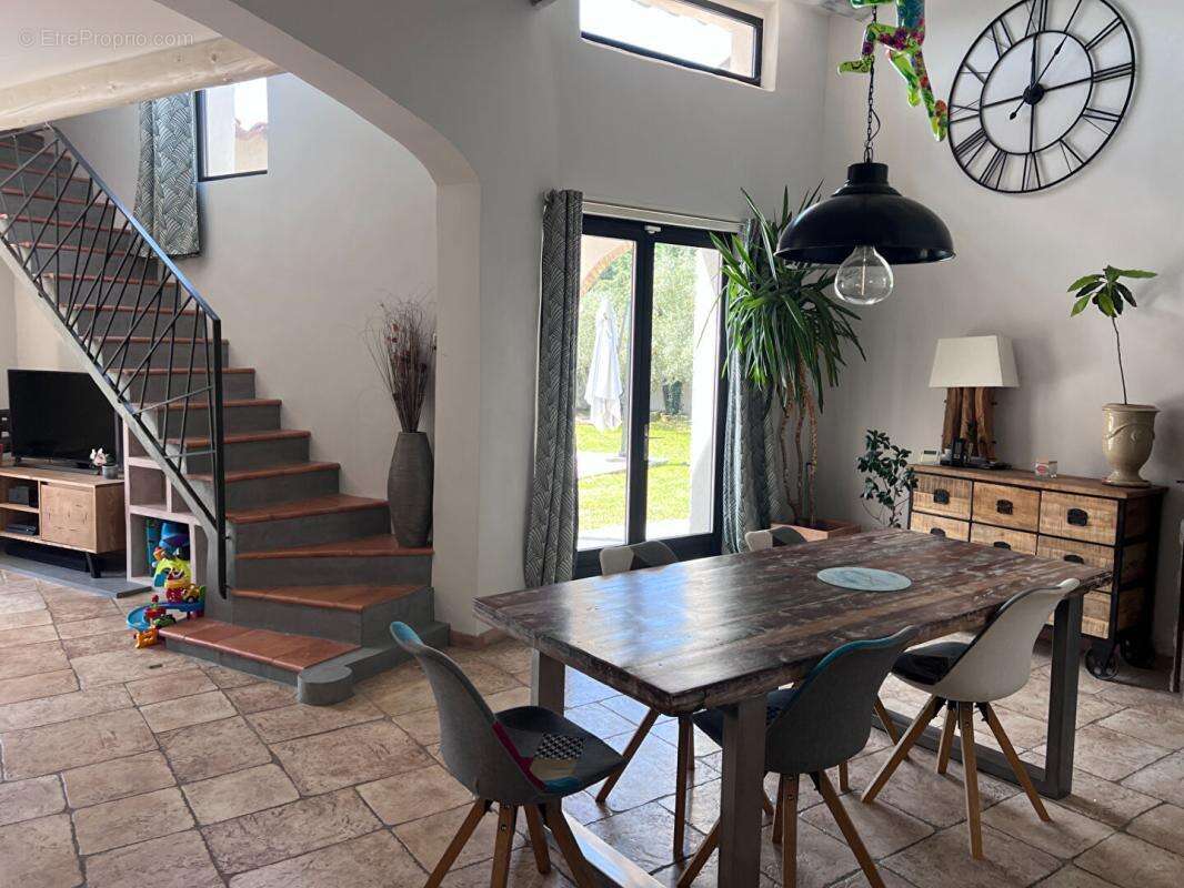 Maison de charme très lumineuse avec piscine - photo 3