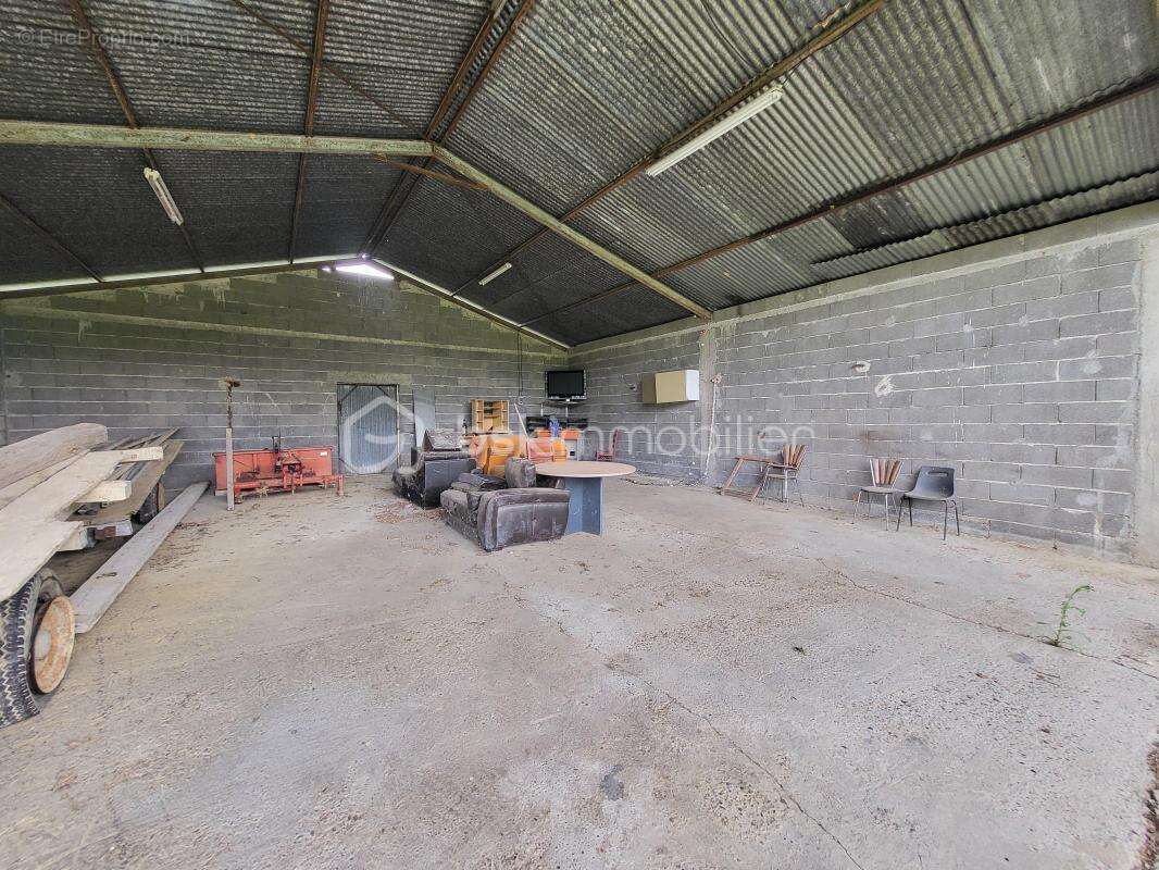 Maison en pierre+ maison locative-hangar et dependances sur parcelle de 8000 m² - photo 18