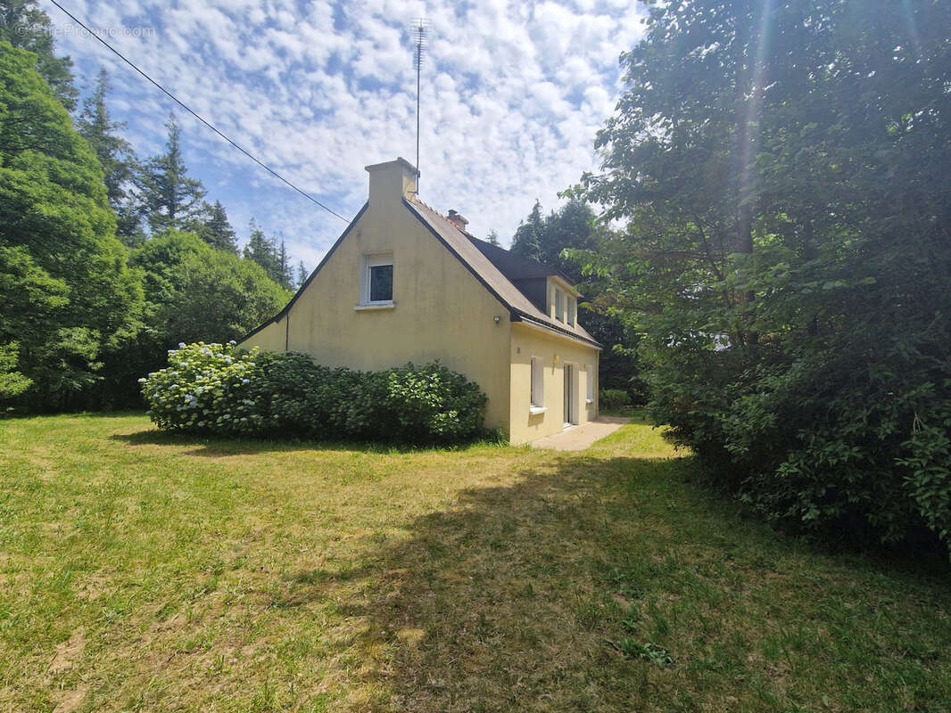 Maison à MALGUENAC