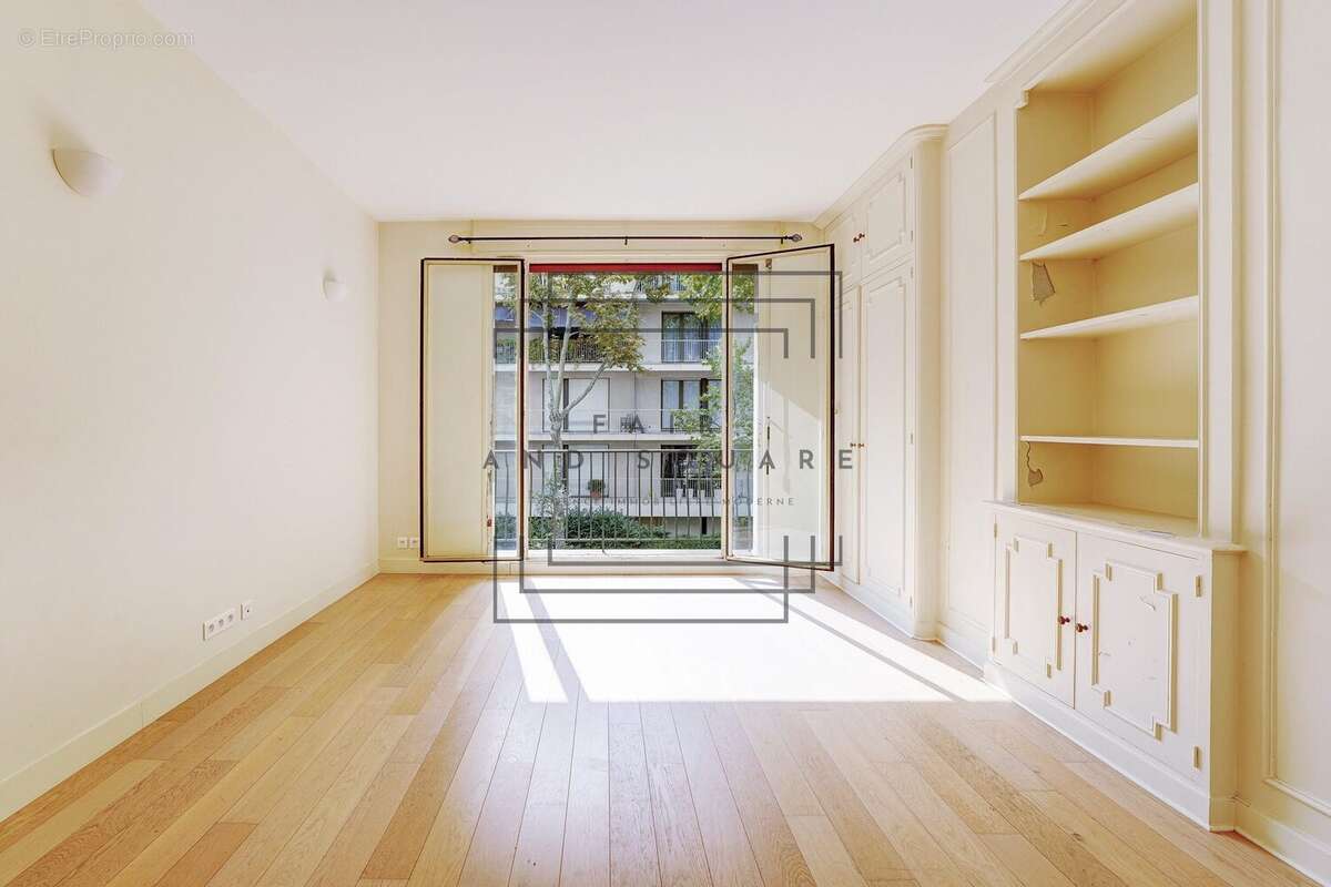 Appartement à NEUILLY-SUR-SEINE