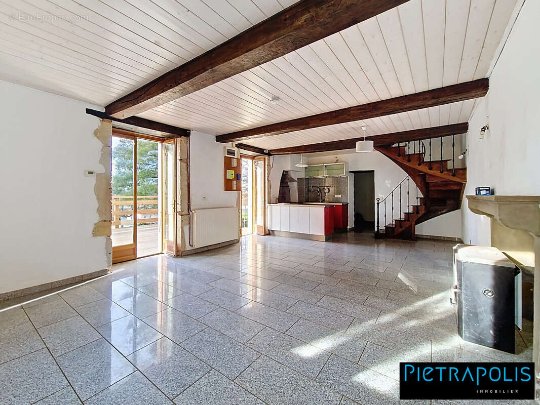 Maison à LA CLAYETTE