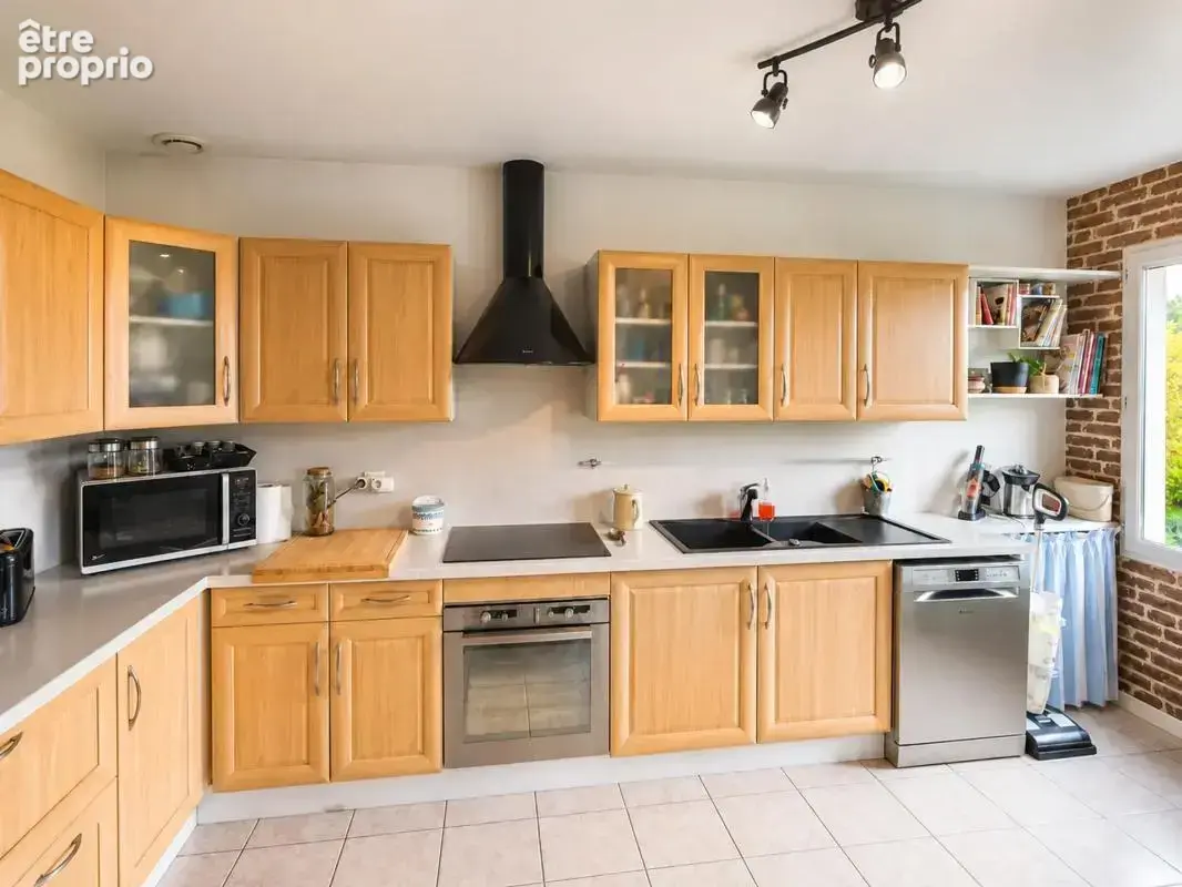 Maison de 5 pièces de 121 m² à Saint-Martin-Belle-Roche - photo 9