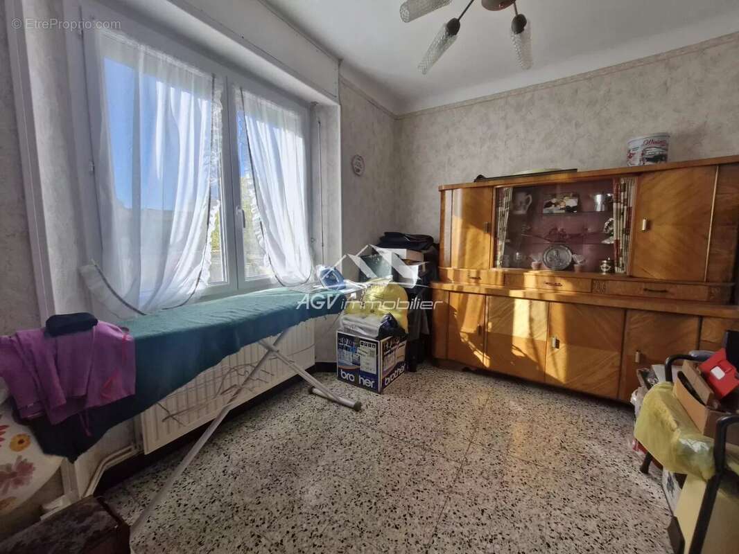 Appartement à SALINDRES