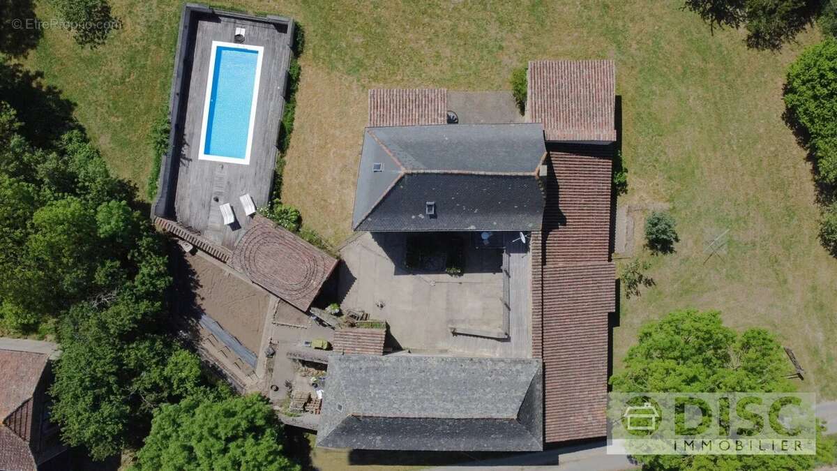 Maison à MONTIRAT