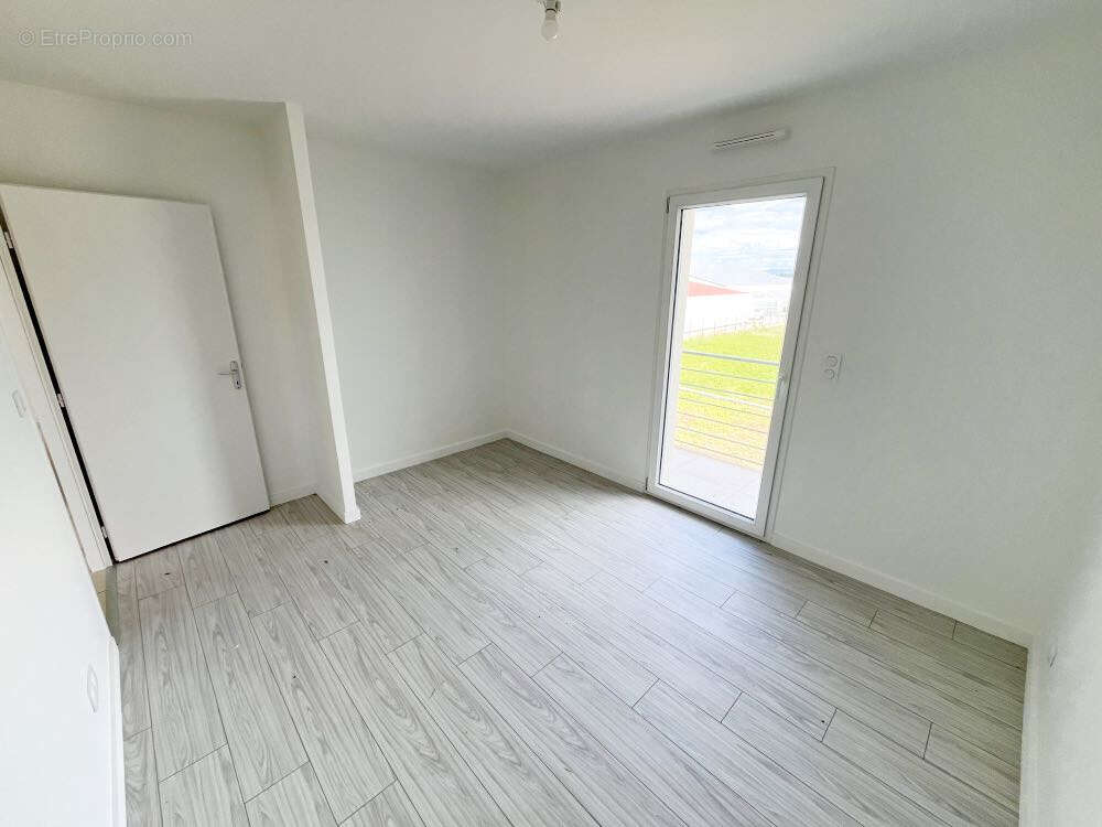 Maison à SAINT-BEAUZIRE