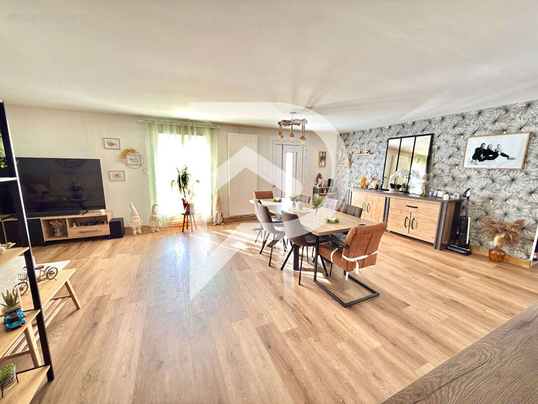 Maison à SAINTS-GEOSMES