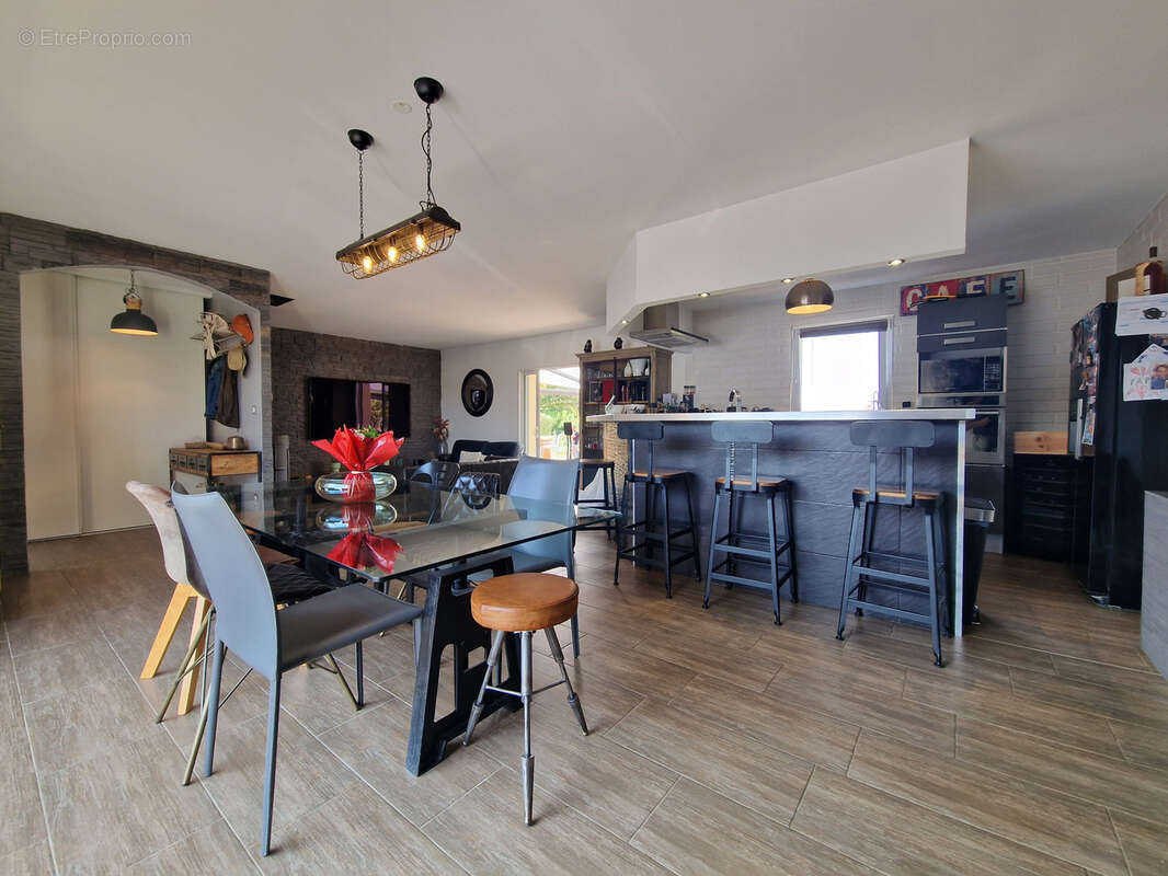 Maison à CHATEAUNEUF-SUR-CHARENTE