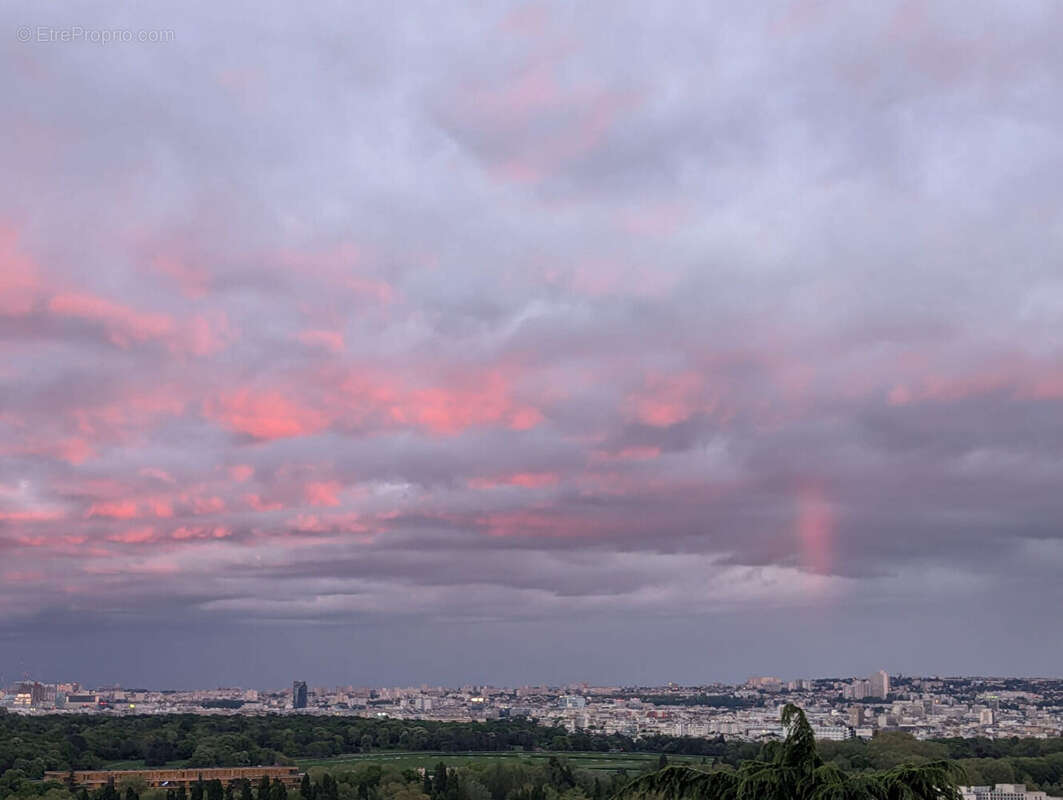 Appartement à SURESNES