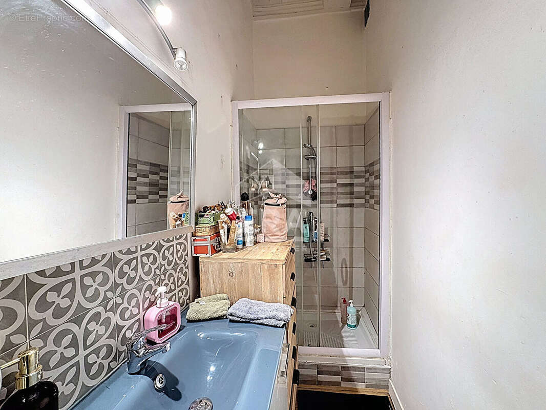 Appartement à MARSEILLE-6E