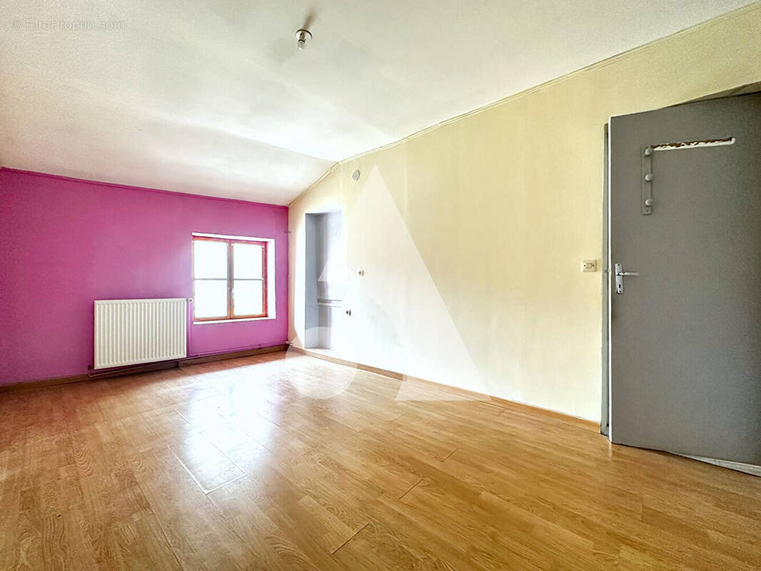 Appartement à POMPEY