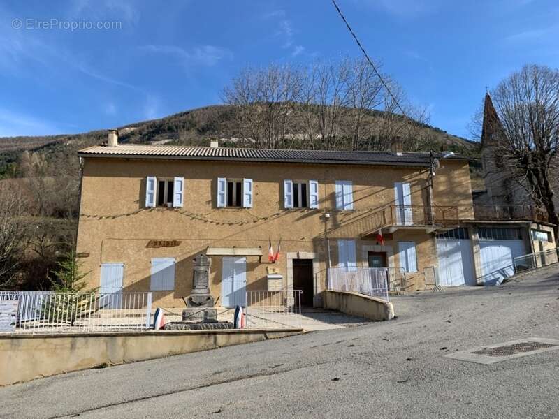 Maison à LAMBRUISSE