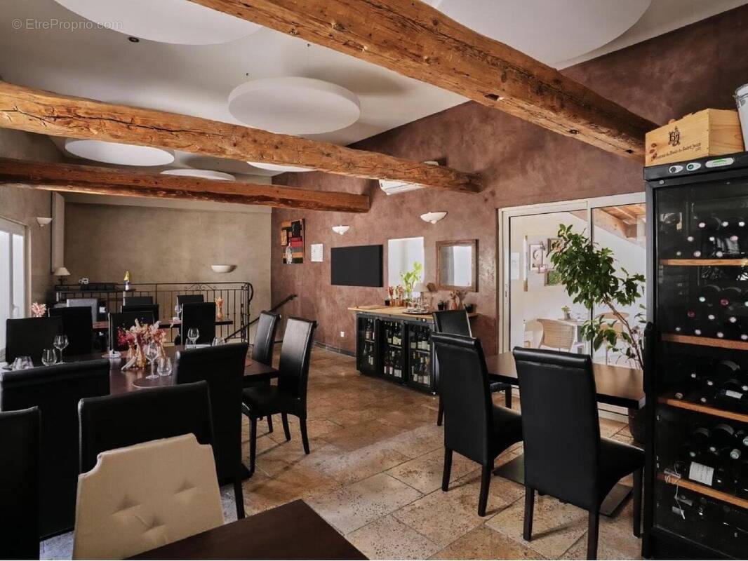 Commerce à SAINT-SATURNIN-LES-AVIGNON