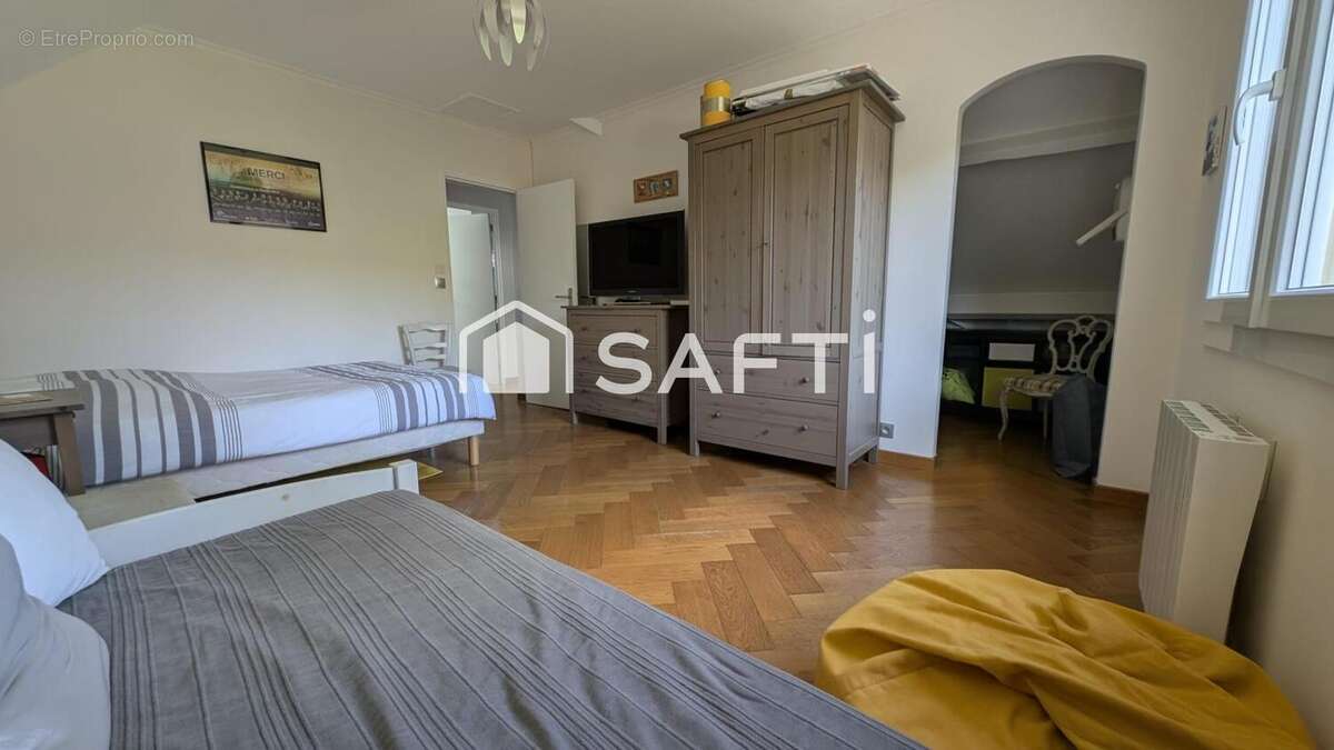 Maison 154 m² à Muizon  - photo 7