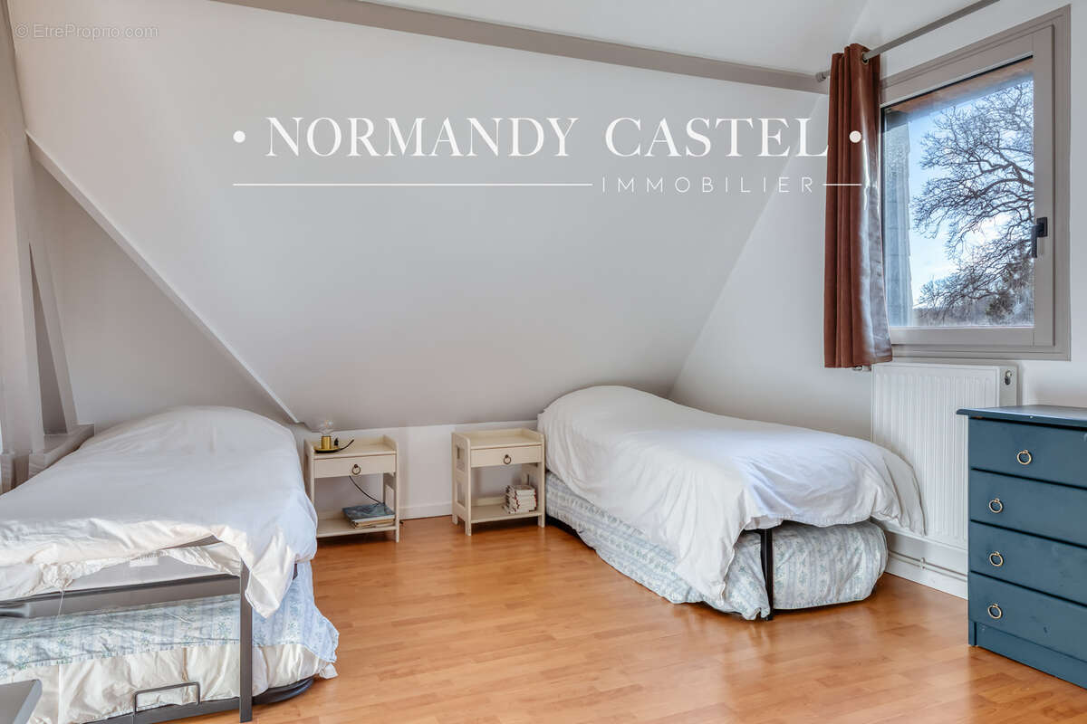 Maison à CRICQUEBOEUF