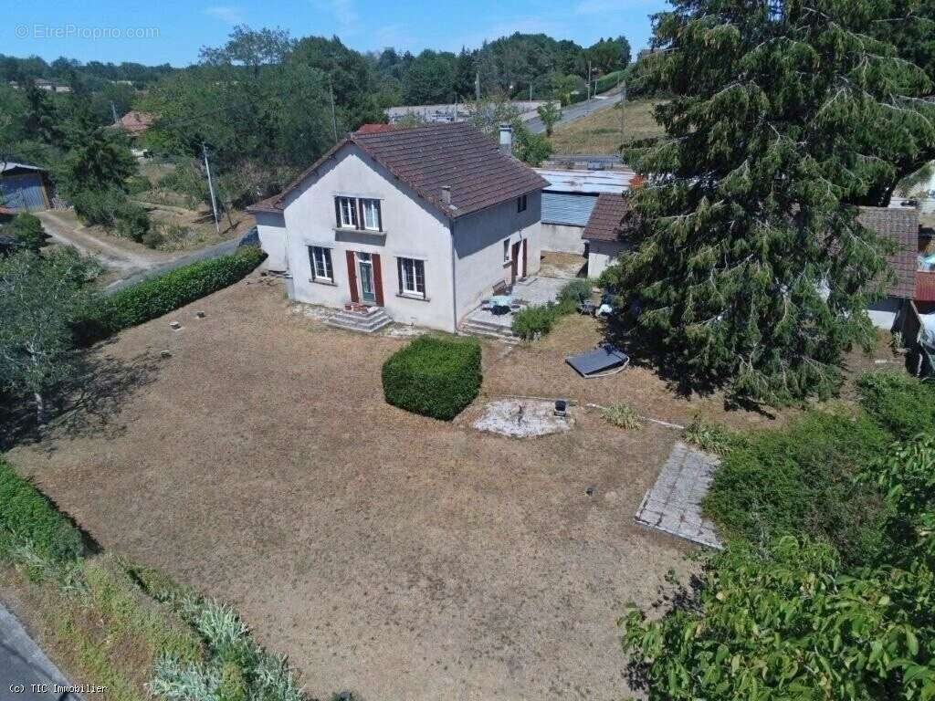 Maison Avec 4 Chambres Et Jardin Clos Sur 1062m² - photo 4