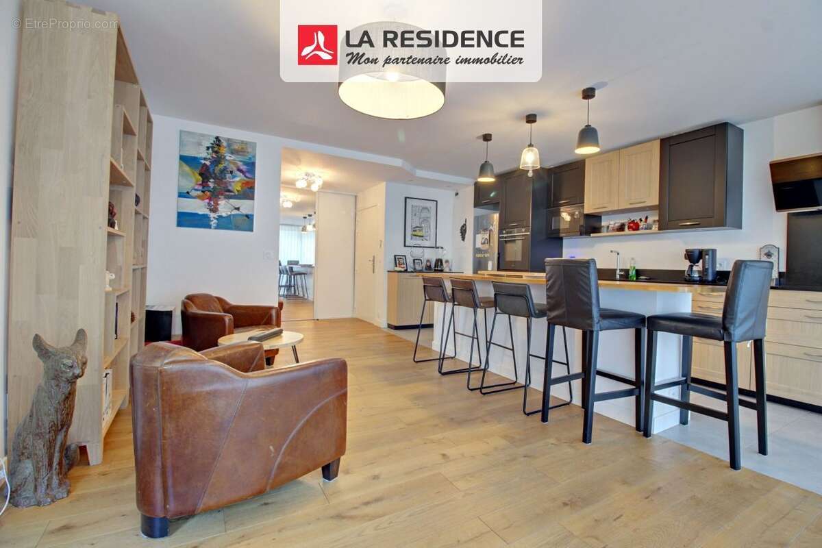 Appartement à SARTROUVILLE