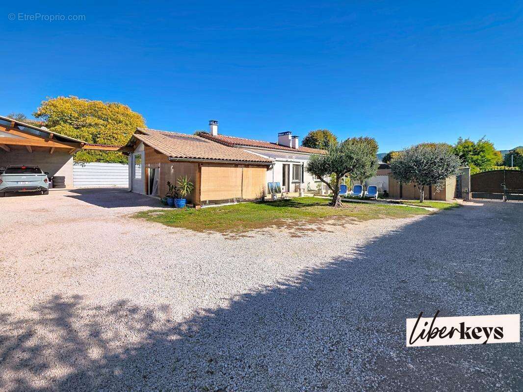 Maison à CHATEAU-ARNOUX-SAINT-AUBAN